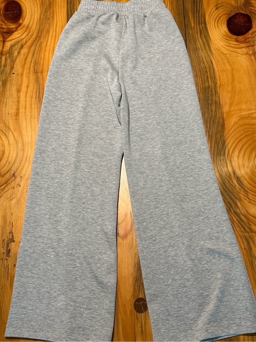 Scoop Women's Gray Track Jogger Set - Minimal V-Neck Top & Elastic Waist Pants - Picture 6 of 9